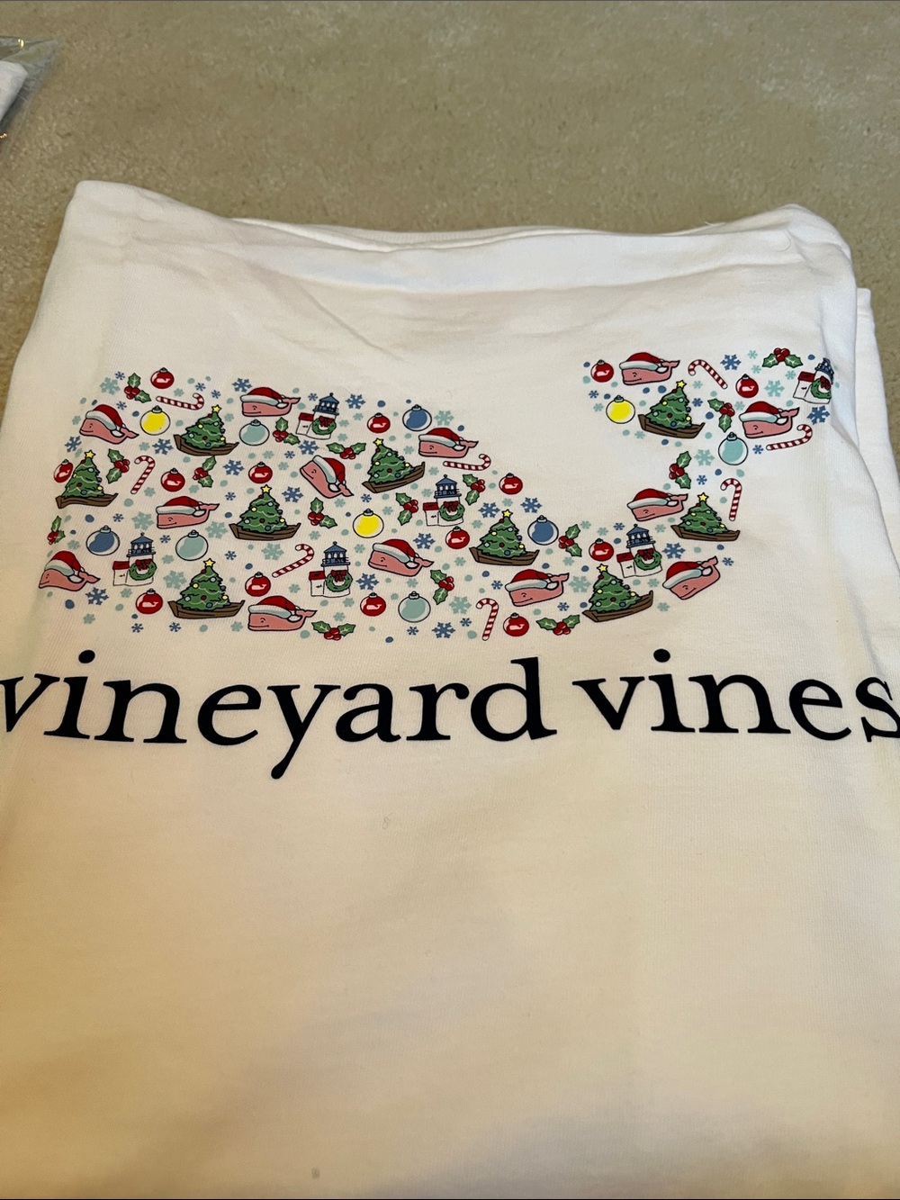 Vineyard Vines White Holiday Logo Tee with Festive Multicolor Print. Ladies XL